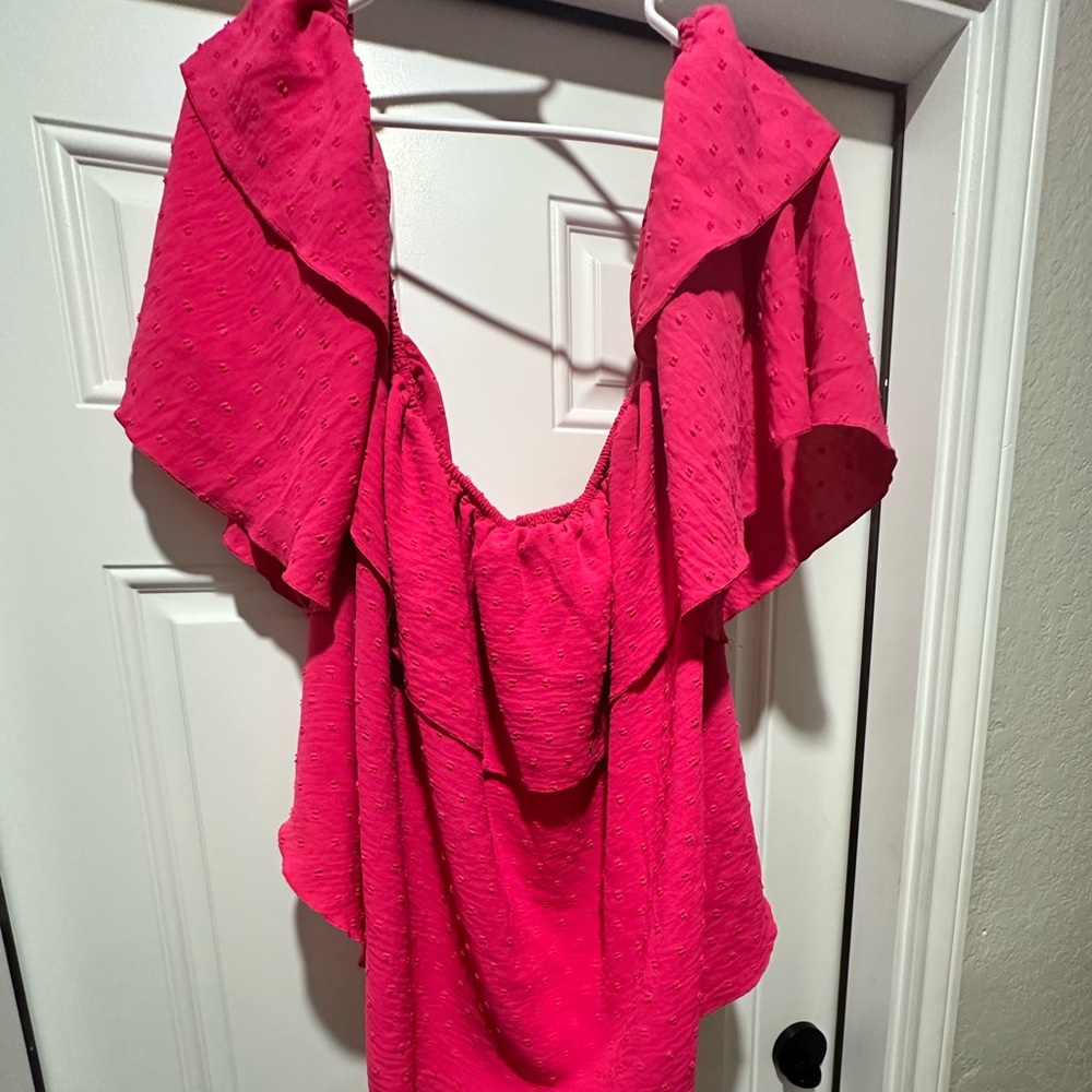 Hot pink of the shoulder women’s shirt